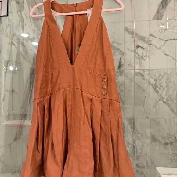 Brown and Red Pleated Jumpsuit with Plunge Neckline - Picture 6 of 7